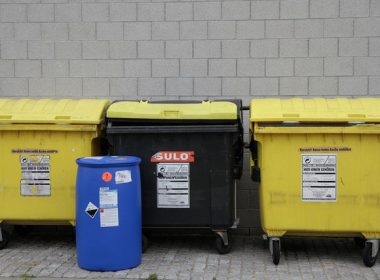 Różnice między recyklingiem a utylizacją